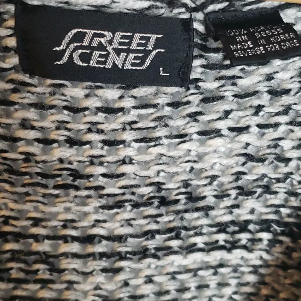‎Vintage Street Scenes Sweater